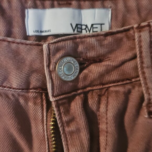 Vervet - Picture 1 of 7